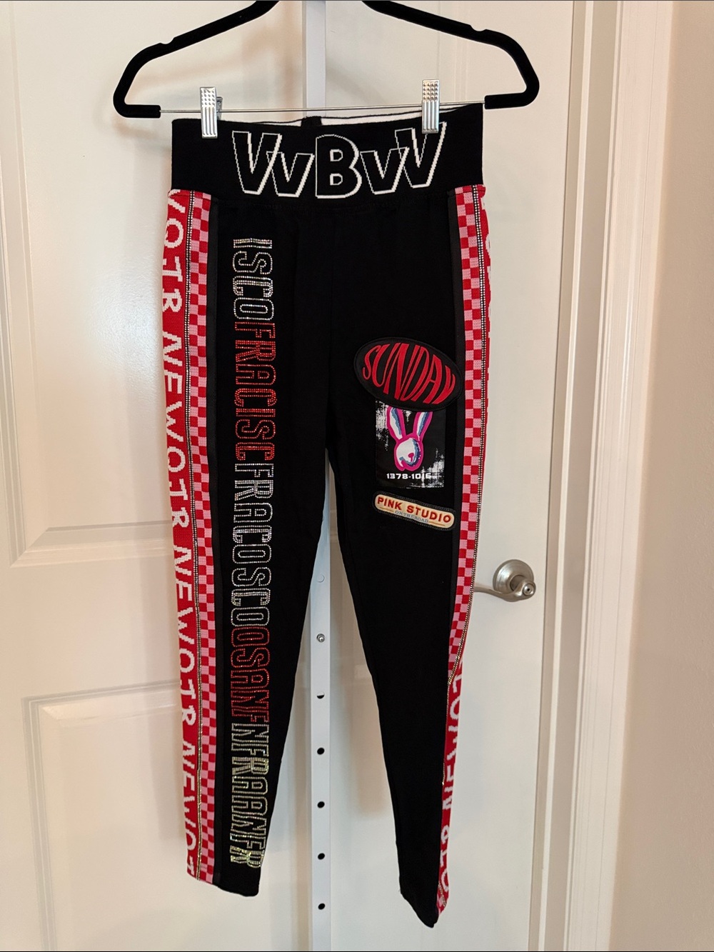 VV BVW Black & Red Graphic Leggings